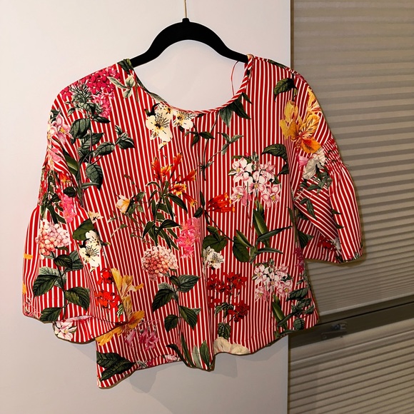 Zara medium floral and stripped blouse. - Picture 5 of 8